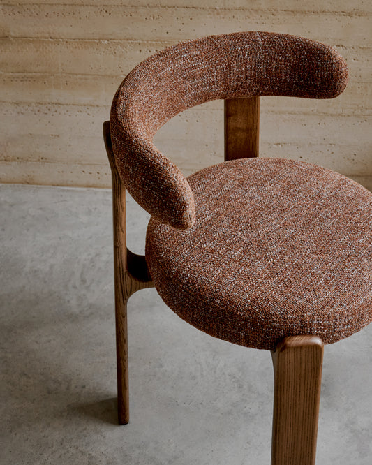 Granite chair in brown chenille and with solid ash wood in a walnut finish FSC 100%