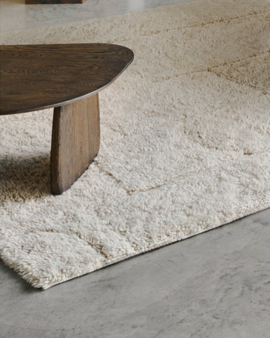 Nak ecru wool jacquard rug, 200 x 300 cm
