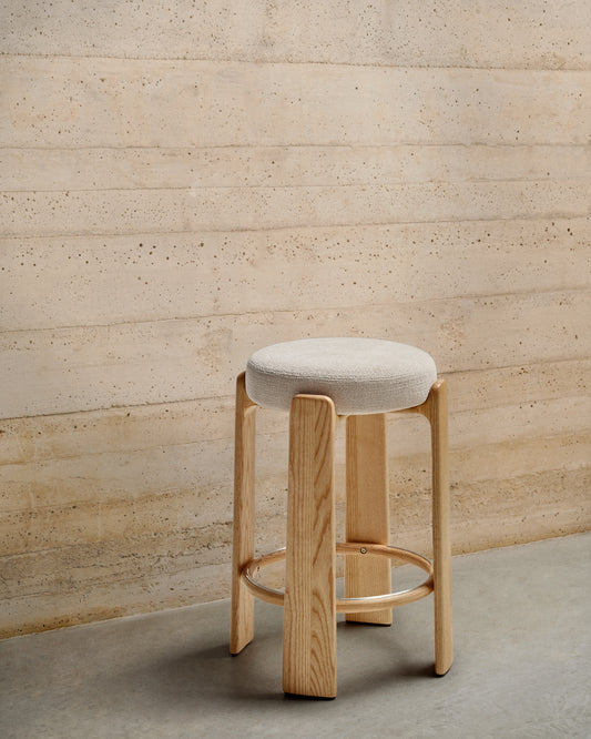 Granite stool made of beige chenille and solid ash wood with natural tone finish FSC 100% 75cm