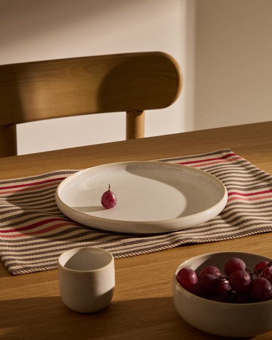 Uilo white ceramic plate