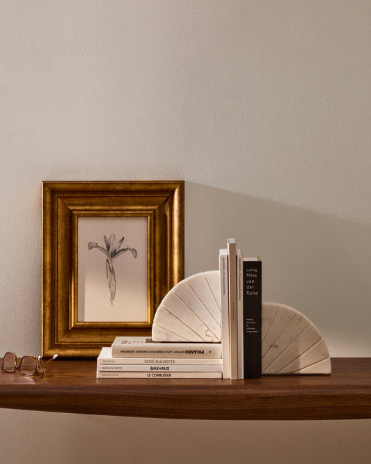 Serela bookend in white marble