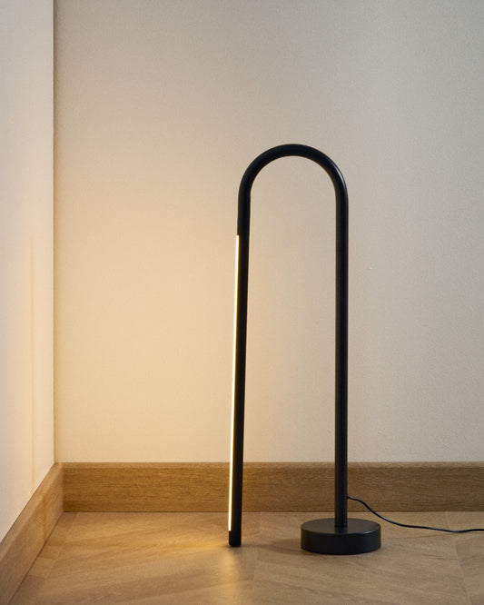 Bow black aluminium table lamp