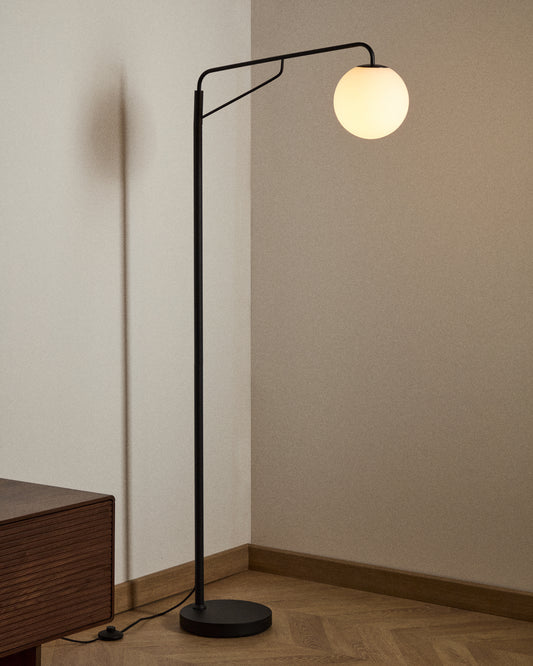 Eilo floor lamp in black steel with frosted glass globe