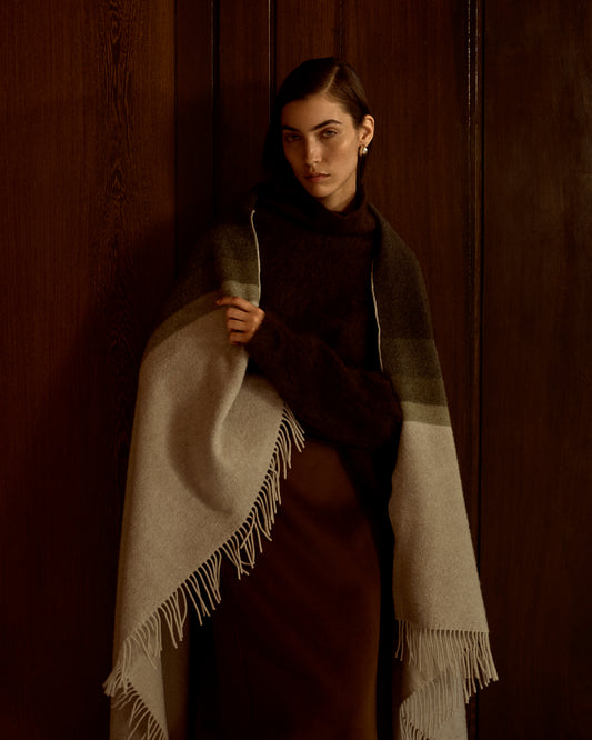 Voreni green recycled wool blanket with fringing 130 x 170cm