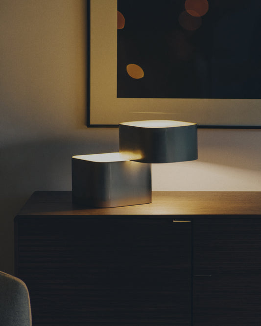 Tanden table lamp in grey metal with brushed finish