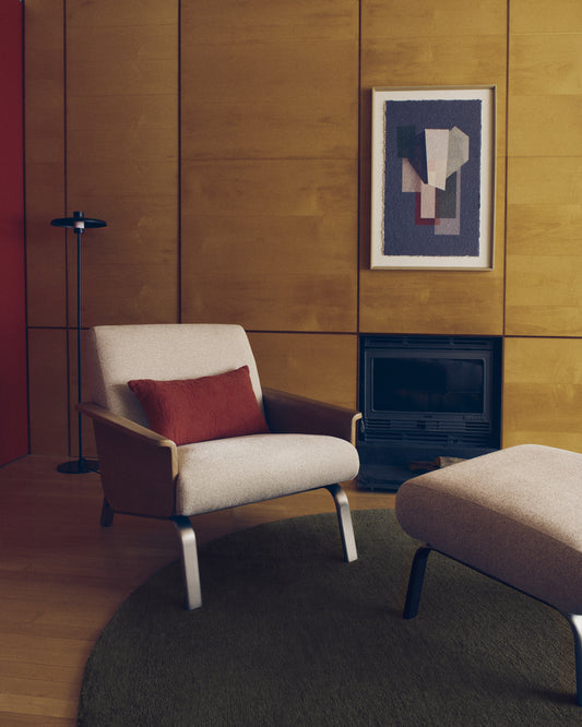 Amsen beige armchair in oak plywood with legs in brushed stainless steel FSC 100%