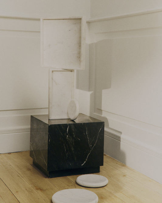 Sorein side table in black marble 40 x 40 cm