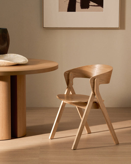 Godia chair in oak veneer with natural finish