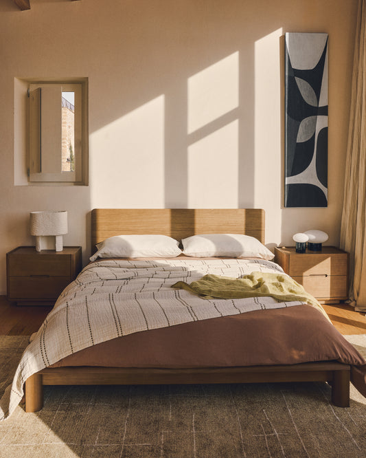 Arelida bed made of oak veneer and solid oak wood with light brown finish for 160 x 200 cm mattress FSC Mix Credit