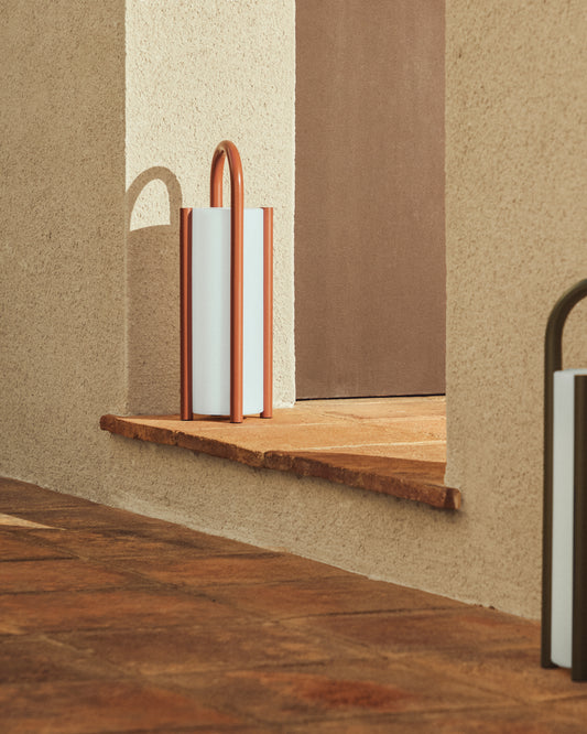 Leros large portable table lamp in terracotta polyethylene and steel