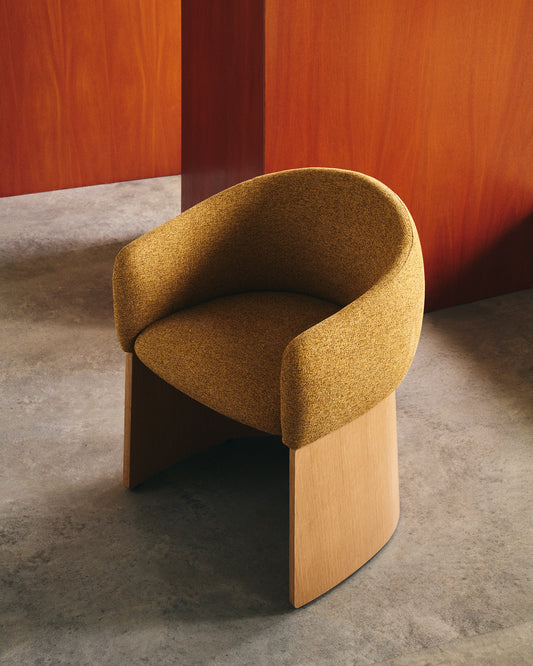 Bosca chair in ochre chenille and oak veneer FSC 100%
