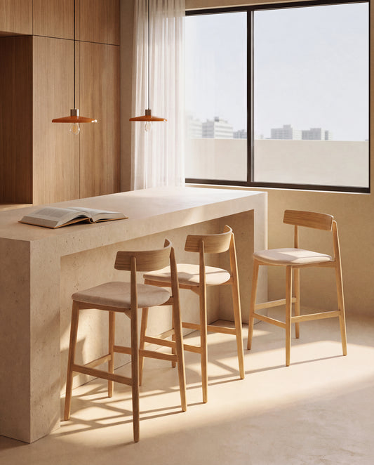 Evera stool with backrest in oak veneer with natural finish and beige chenille 65cm