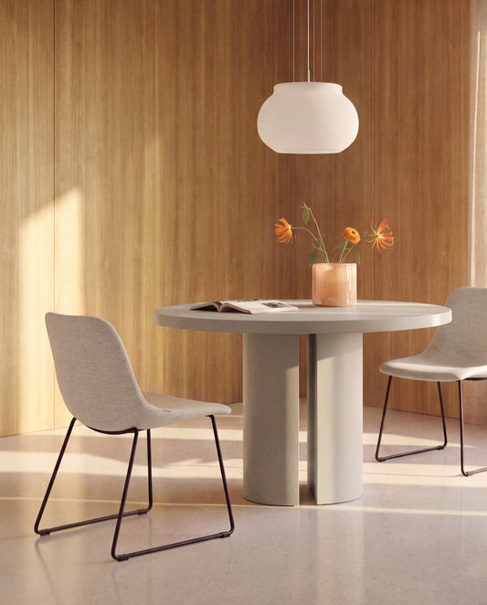 Zahara beige chenille chair with steel legs with black finish FSC 100%