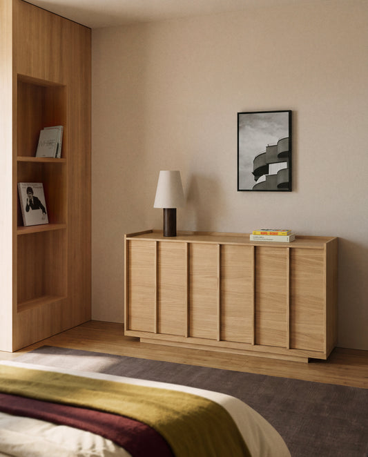 Onix sideboard with an oak veneer in a natural tone finish, 150 x 80 cm FSC Mix Credit