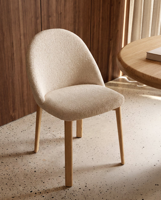 Meila chair in beige chenille with legs in solid ash wood with natural finish