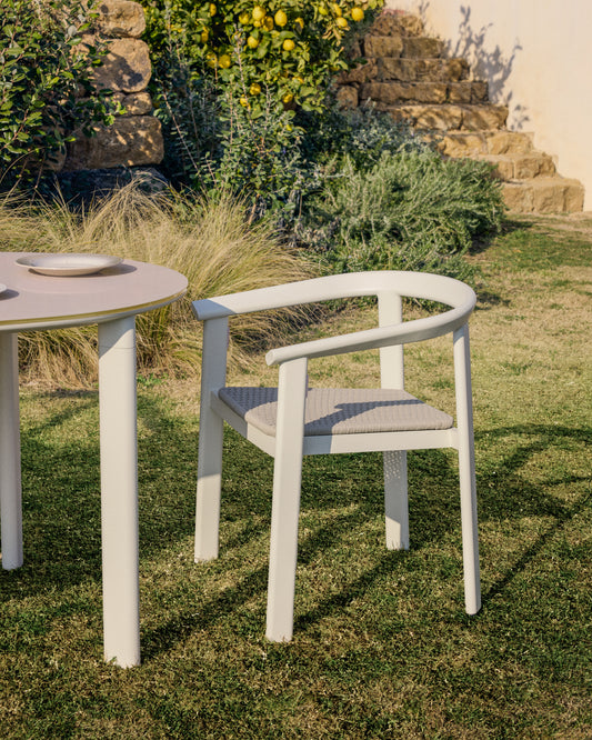 Erice stackable outdoor chair in aluminium and ecru rope
