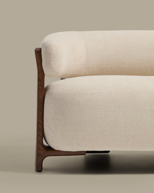 Granite 2-seater sofa in beige chenille with solid ash wood legs with walnut finish 155cm FSC 100%