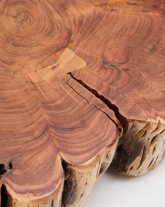 Tavine coffee table in solid acacia wood with bleached finish with wheels Ø65cm