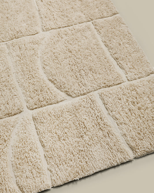 Nak ecru wool jacquard rug, 200 x 300 cm