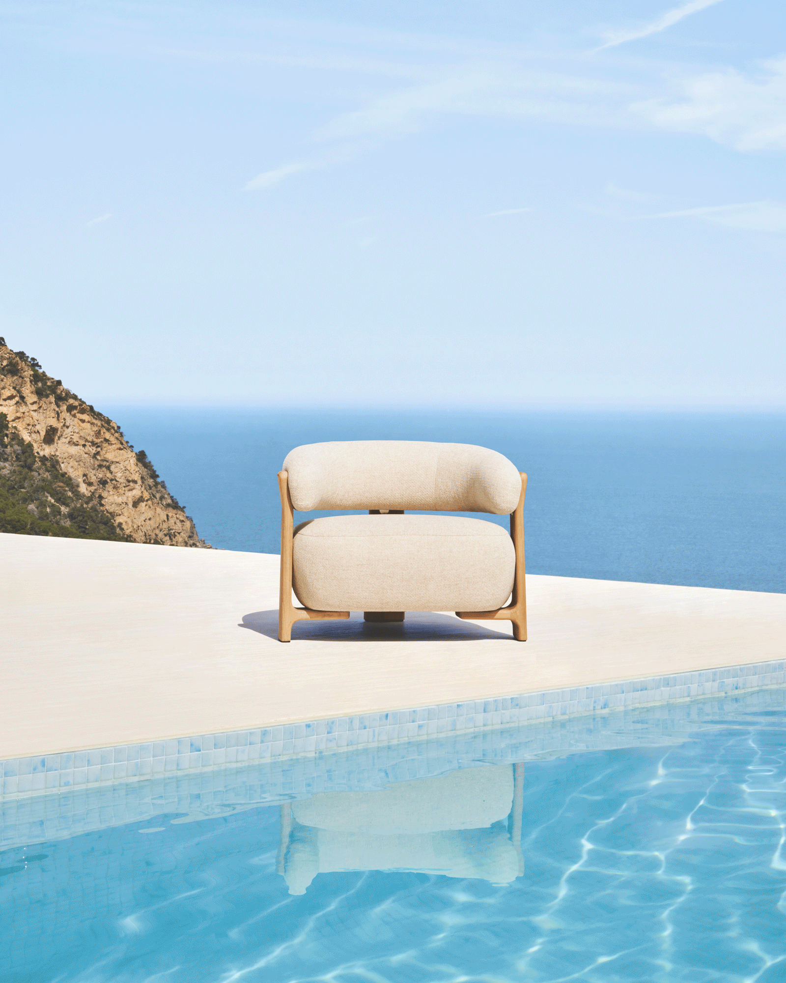 Granite beige chenille armchair with solid ash wood legs in a natural tone finish FSC 100%
